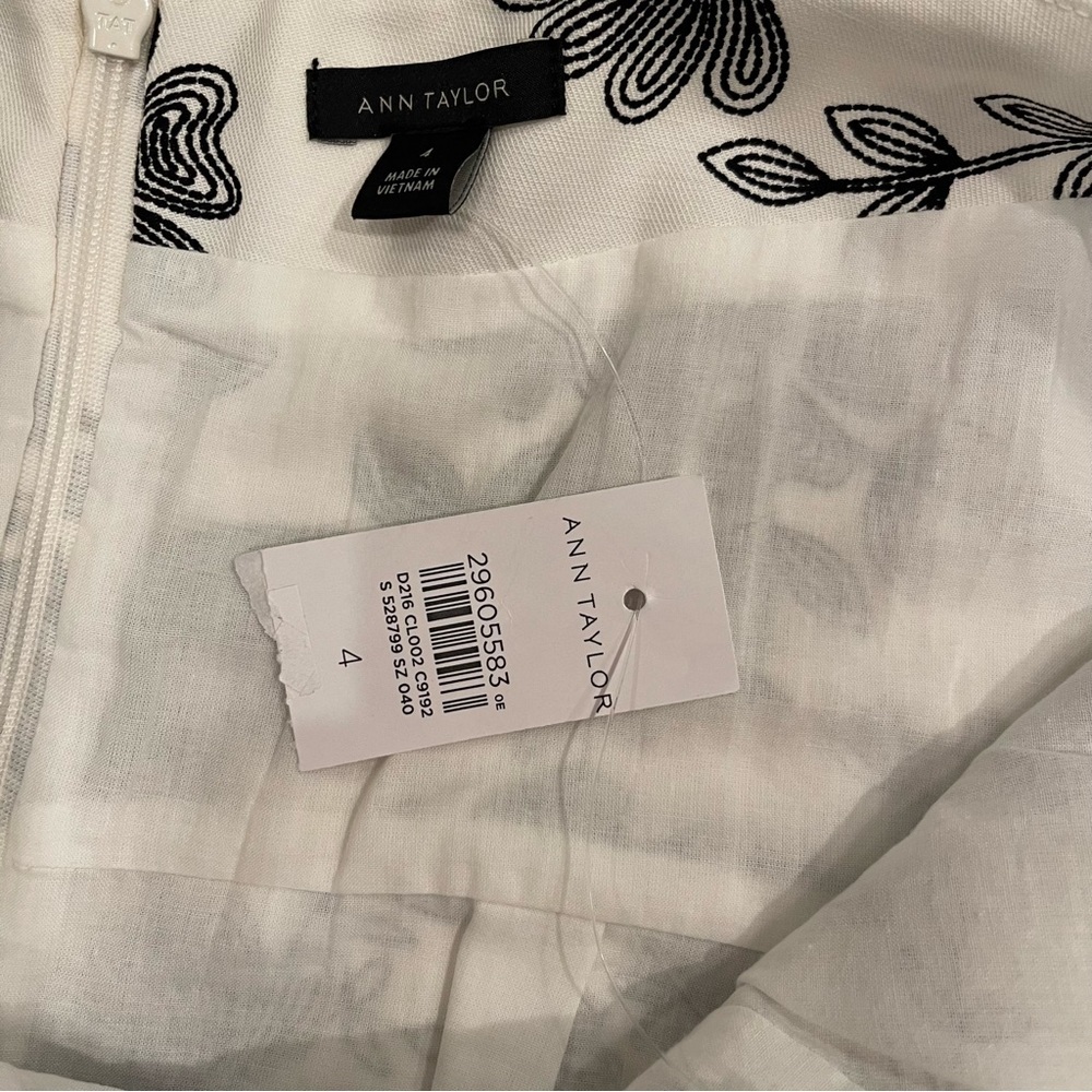 Ann Taylor White Mini Dress with Black Floral Print - Picture 4 of 5